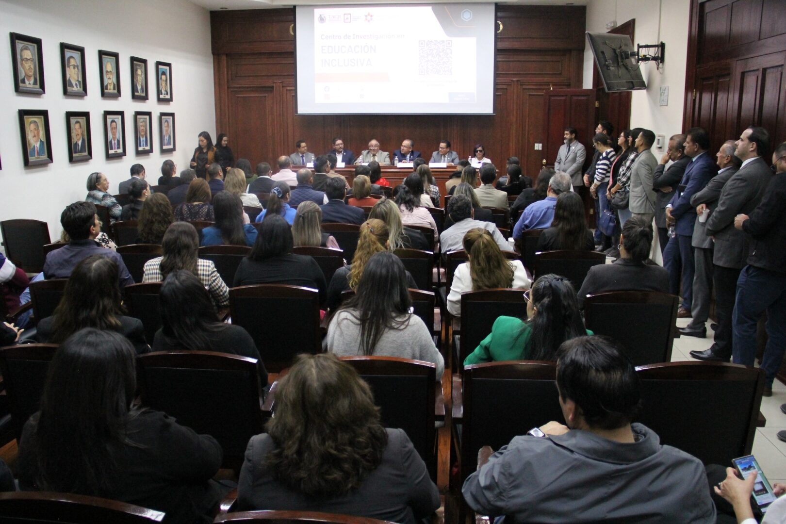 UACH inaugura el Centro de Investigación en Educación Inclusiva para promover acceso igualitario a la educación.