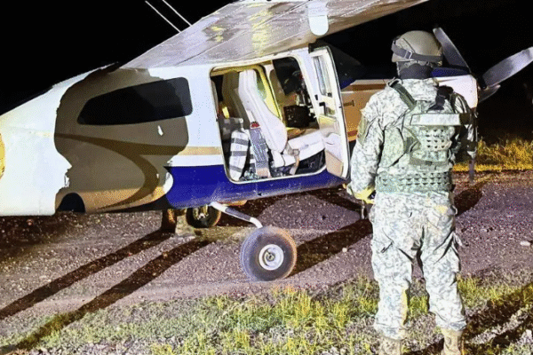 Bukele desmiente a García Harfuch sobre aeronave con cocaína: “Los detenidos son mexicanos”